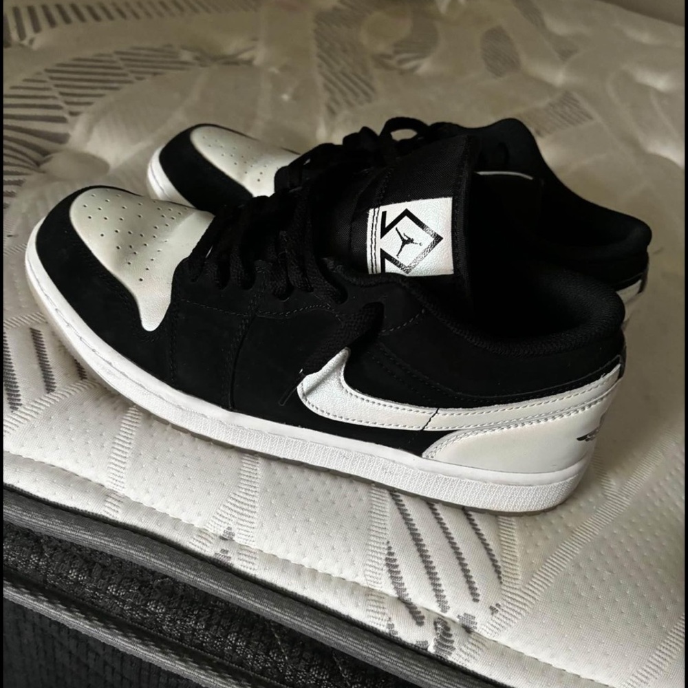 Low Diamond Jordans size 9.5